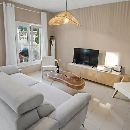 Solymar - Private Heated Pool & Fiber-optic Wifi