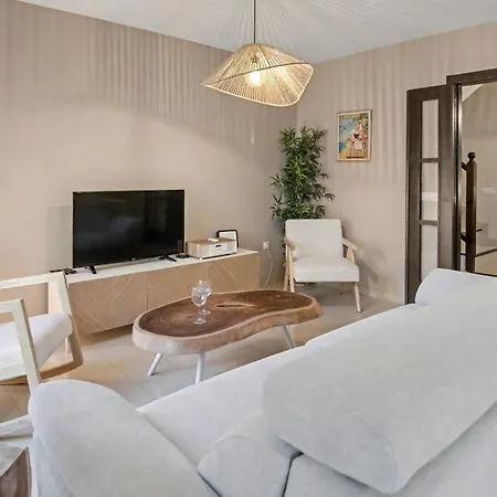 Villa Solymar - Private Heated Pool & Fiber-optic Wifi Corralejo