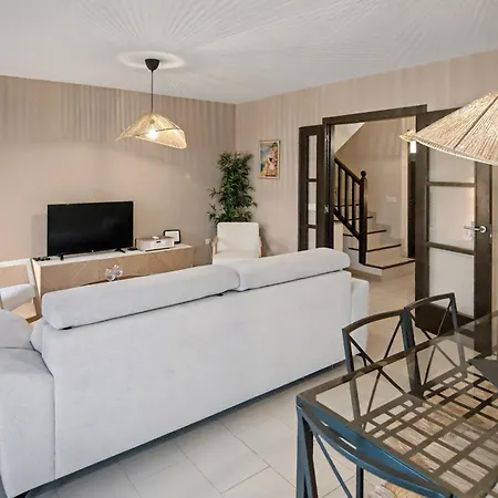 Solymar - Private Heated Pool & Fiber-optic Wifi Villa