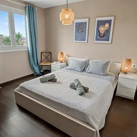 Solymar - Private Heated Pool & Fiber-optic Wifi Villa *