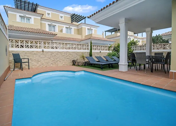 Villa Solymar - Private Heated Pool & Fiber-optic Wifi *