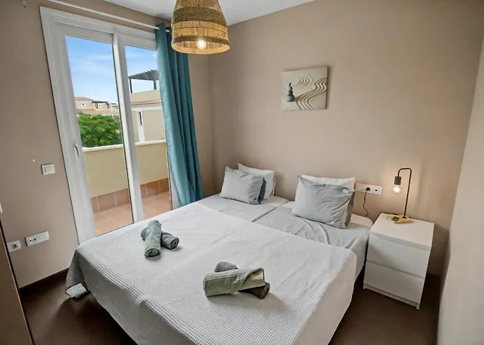 Solymar - Private Heated Pool & Fiber-optic Wifi Villa *