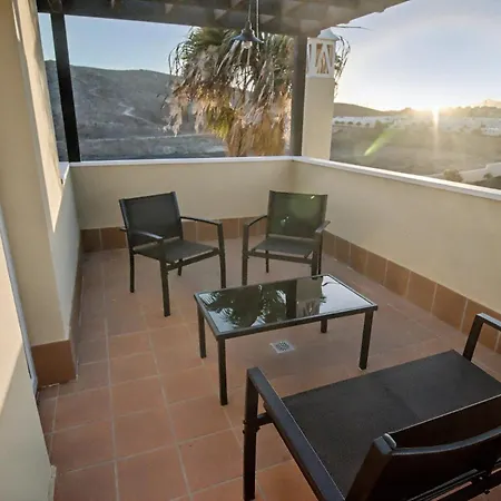 Solymar - Private Heated Pool & Fiber-optic Wifi Corralejo