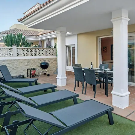 Villa Solymar - Private Heated Pool & Fiber-optic Wifi *