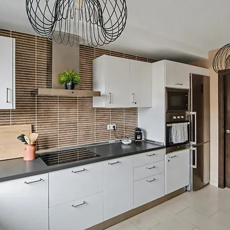 Solymar - Private Heated Pool & Fiber-optic Wifi Villa Corralejo