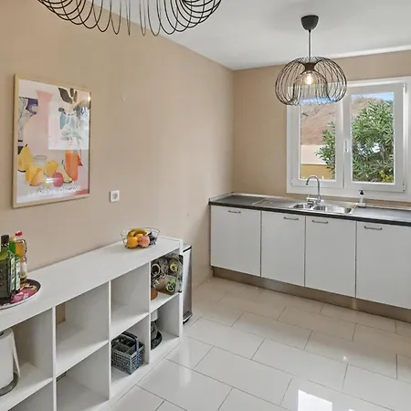 Villa Solymar - Private Heated Pool & Fiber-optic Wifi *