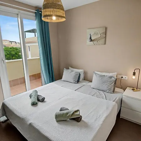 Solymar - Private Heated Pool & Fiber-optic Wifi Villa *