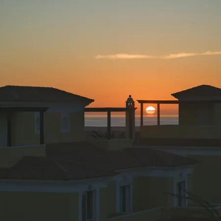 Villa Solymar - Private Heated Pool & Fiber-optic Wifi Corralejo