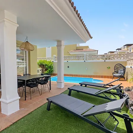 Villa Solymar - Private Heated Pool & Air Conditioning Βίλα