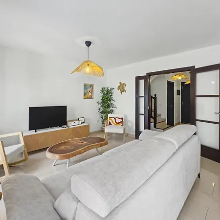 Villa Solymar - Private Heated Pool & Air Conditioning * Κοραλέχο