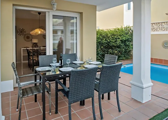 Villa Solymar - Private Heated Pool & Fiber-optic Wifi