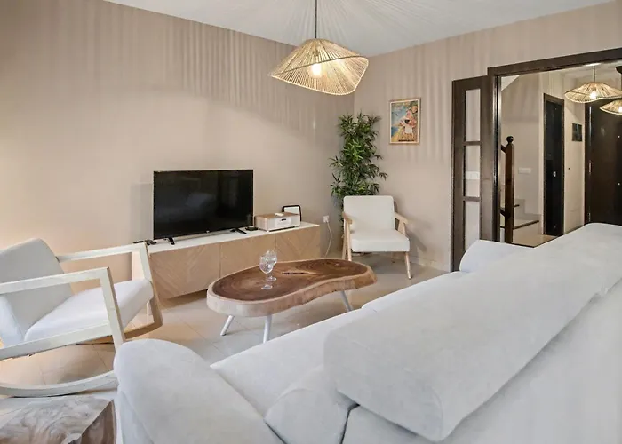 Villa Solymar - Private Heated Pool & Fiber-optic Wifi Corralejo